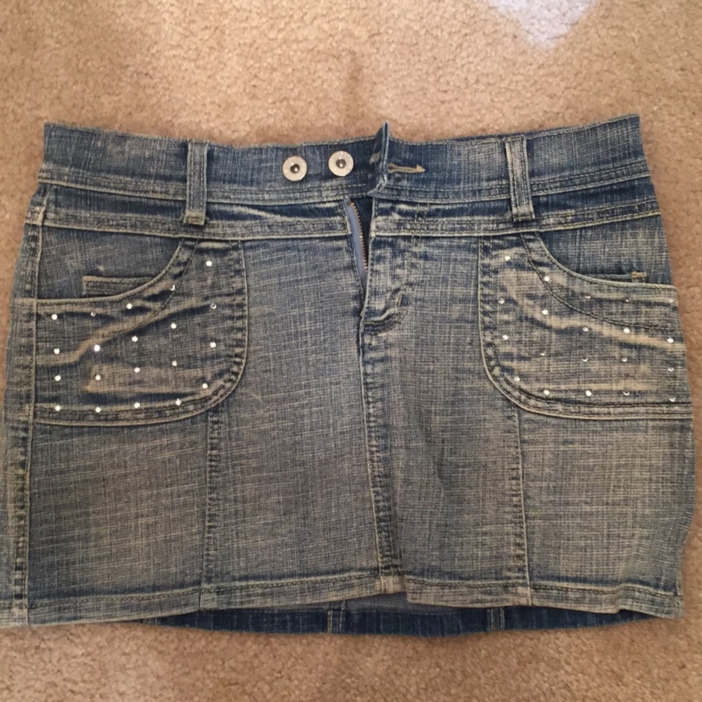 Glitz And Trouble!!!! - image 1